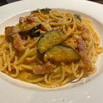 イタリア大衆食堂 イタリカ - パンチェッタとナスのトマトクリームソース