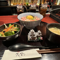 馬刺しと焼き鳥 グルマン三年坂 - 