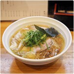 大阪麺哲 - 醤油雲呑 1050円