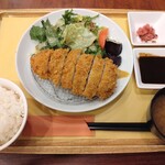 Roiyaru Hosuto - 国産豚のロースかつ膳～特製かつソース～（1408円）