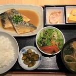 Robatayakitakashimahommagurouozen - 煮魚定食