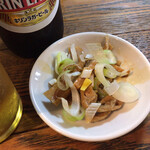 丸長中華そば店 - サーヴィスのおつまみ。