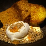 フランス料理 エステール by アラン・デュカス - ブリオッシュのフレンチトースト　再構築したパンのグラス　柑橘類の皮