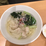 茶薫 小籠包 海浜幕張店 - ワンタン麺