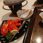 シーサイドホテル - 花咲かに切れ目が入っているので食べやすい。談笑しながら食べられる