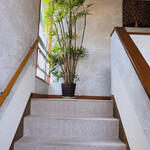 魚久 - 階段を上がって2階へ…