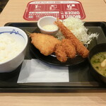 松屋 - 海鮮3種（牡蠣・アジ・えび1尾）定食