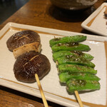 魚に鍋に炭火焼 いちかわ藤 - 野菜焼き　ししとう、椎茸塩で