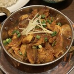 サンライト インドネパールレストラン - シーフードドライカレー。冷凍シーフードミックスと野菜のカレー炒め的な。