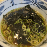 Menya Bippu - ◎あっさり鶏醤油つけ麺¥870
                      　※麺大盛り無料
                      　※平日ライス1杯無料