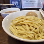 ラーメン 木曜日 - 太麺冷盛り、味付け玉子(0円)です。