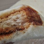 はとやベーカリー - カツサンド断面（食べかけ御免）