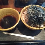 なぜ蕎麦にラー油を入れるのか。 - 