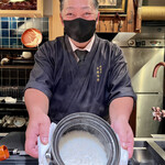 肉割烹 無膳福助 - 釜で炊きたての天の粒