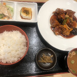 八香閣 - 酢豚定食