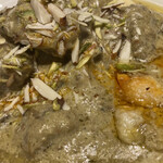 インド宮廷料理 Mashal - マトンジャハーンギリーコルマ接写！
      ジャハーンてのは世界遺産タージマハルを建設したムガル帝国の5代目王です。なんか関係あるのかも？