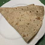 インド宮廷料理 Mashal - ルマリロティは畳まれた状態で入場。