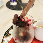 ロビーカフェファシーノ - ショコラアイスとグリオットチェリーのエスプレッソ香るアフォガードパフェ