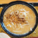 カレーとラーメン白石 - モツ味噌ラーメン