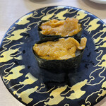 佐渡廻転寿司 弁慶 - 虎柄（!?）絵皿の「うに」。