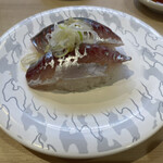 佐渡廻転寿司 弁慶 - 脂が乗った「あじ」。これは美味かったです❗️