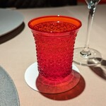 銀座嘉禅 - お水のグラスも可愛かった