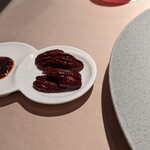 銀座嘉禅 - ピーカンナッツと、辛いやつ。ナンとか醤（ジャン）です、たぶん(笑)