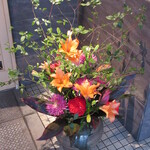 天寿し - 表の生花