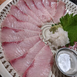 料理屋 まる三 - 氷見ブリを雪塩で❄️