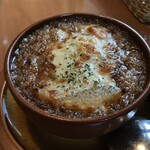 パスタランテ - オニオングラタンスープ（420円）