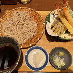 Ishiusubiki Soba Ishiduki - 海老と秋野菜のおろし天せいろ
