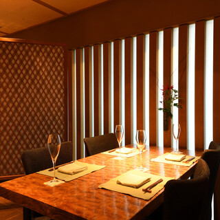 落ち着いた雰囲気の半個室は2名様～5名様までご利用いただけます。