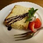 ツキカフェ - ４月のスペシャルプレートに付いたデザート、ベイクドチーズ