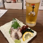 Sakaba Sutando Nyu-Tsurumatsu - 水ダコの刺身と生ビール