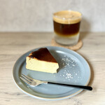 Story coffee and espresso - ピスタチオのバスクチーズは岩塩添え♡