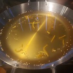 yambarukuroshimabutaagu-dokorothinga-ra - 黄金色の出汁