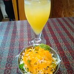 デュセニ村８ - サラダ　オレンジジュース