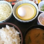 Matsunoya - 納豆・生玉子・ミニポテキャベ・ライス・みそ汁