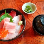 鮮味楽 - 地魚・まぐろ丼（インドまぐろ）