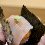 鮨旬美西川 - 剣先イカとウニの握り