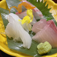 北新地 湯木 新店 - 刺身も乾いてる