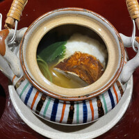 北新地 湯木 新店 - どこ産か分からない松茸入り普通の土瓶蒸し