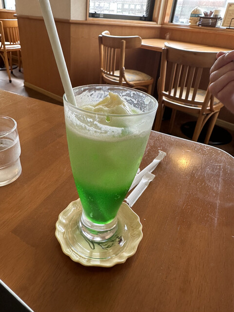 ピピカフェのパパ FIN 2022.4.22 〈パイナップルのパフェ〉 | カフェひとあし