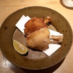 旬蕾 - 手羽先チューリップ唐揚げ、手前塩、奥醤油。
