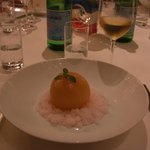 メゾン ポール・ボキューズ - 桃のコンポート、マラスキーノ風味のグラニテ添え