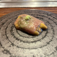 くずし鉄板 あばぐら 神田店 - 宮崎牛で巻いた柴海胆