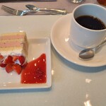 OTTO SETTE - フルーツを使ったデザート ＆ ホットコーヒー