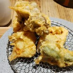 天ぷら串とまぶしめし ハゲ天 - 舞茸、イカ、ししとう、レンコンの天ぷら
