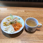 ステーキ屋 松 - サラダとスープ
