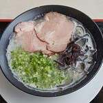 龍潭酒家 - 特製豚骨ラーメン